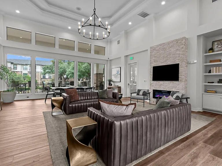 PECAN POINTE — Photo 25