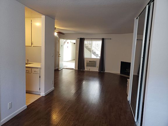 3rd image of 10944 Bluffside Dr APT 107