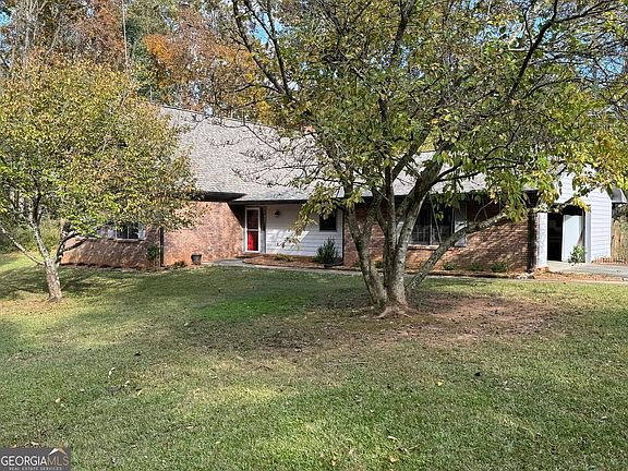 2nd image of 110 Sandy Dr