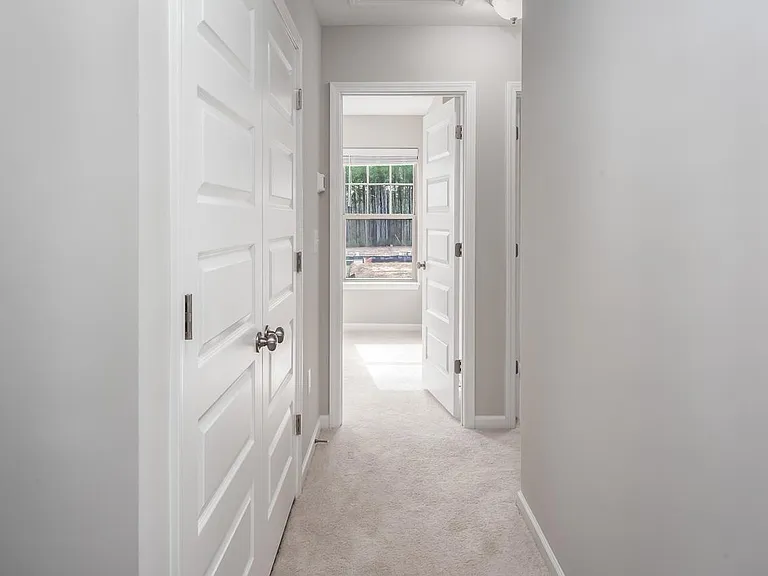 1010 Larabee Ln — Photo 24