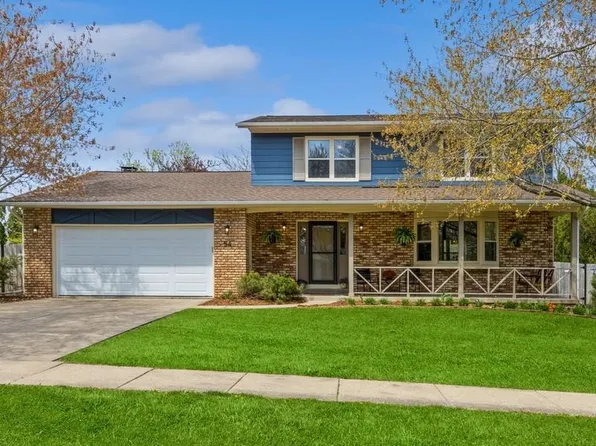 54 Denbigh Dr, Iowa City, IA 52246