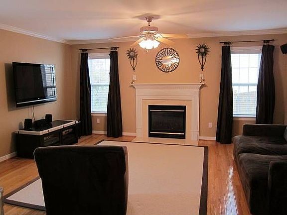 3rd image of 6913 Dartmouth Ave