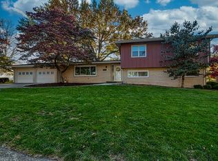 213 Fleetwood Dr, Bloomington, IL