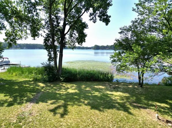 58388 E Clear Lake Rd, Three Rivers, MI 49093