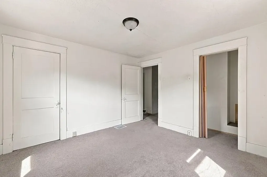 429 Card Avenue - 2 — Photo 2