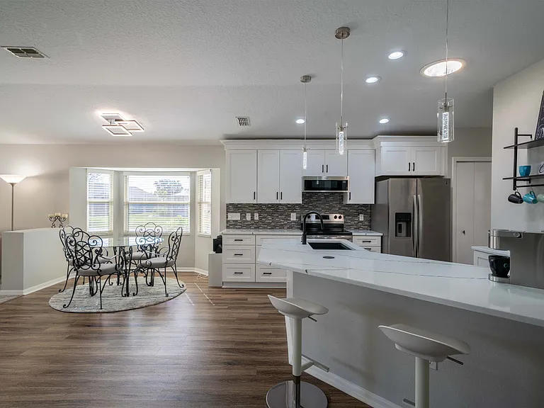 2209 N Brentwood Cir — Photo 16
