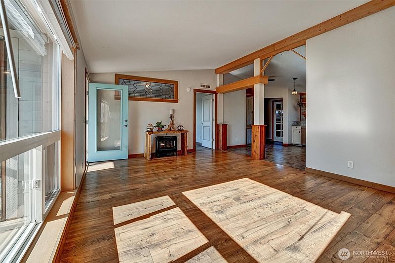 5th image of 520 75th Avenue SE