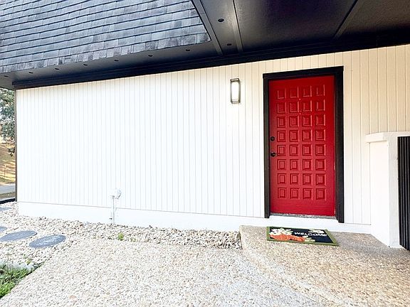 5th image of 2201 Riverside Dr