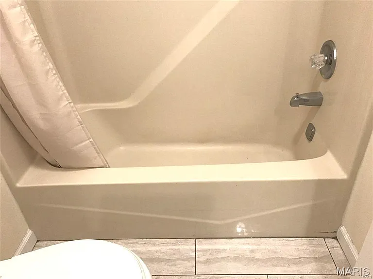 86 Peachtree Ln — Photo 14