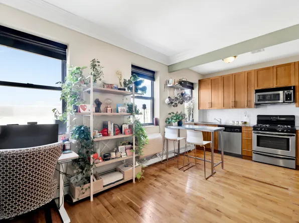 36 Russell Street image 9 of 20