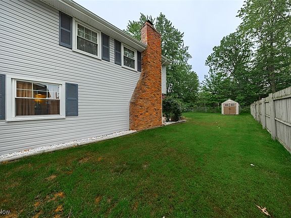 4th image of 29631 Sutton Dr