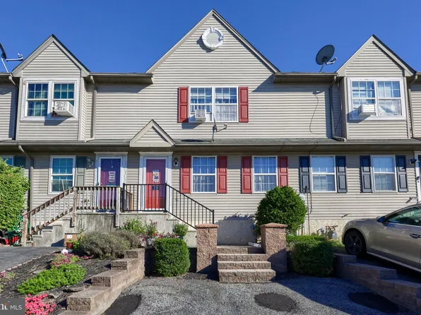 228 Quaking Aspen Ln, Marietta, PA 17547