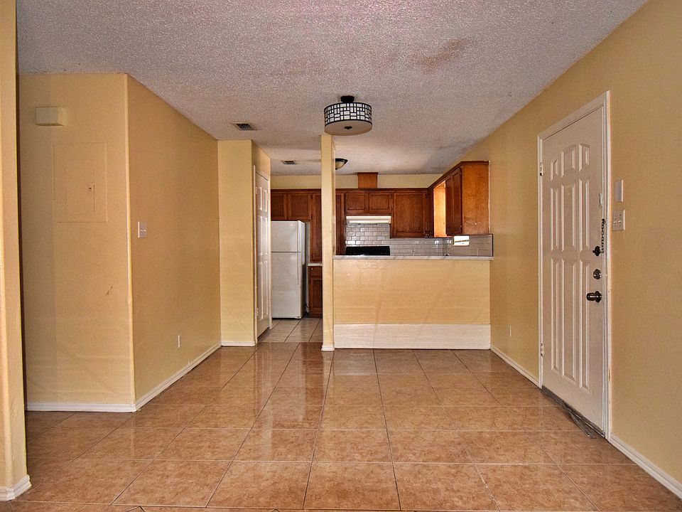 1st image of 2210 W Elisa Ln #11336585