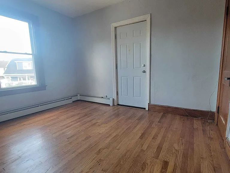 1048 Broad St #2B — Photo 6