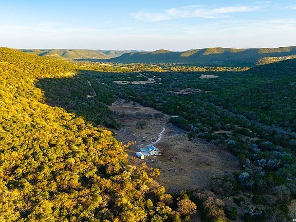 5th image of 1030 Owl Hollow