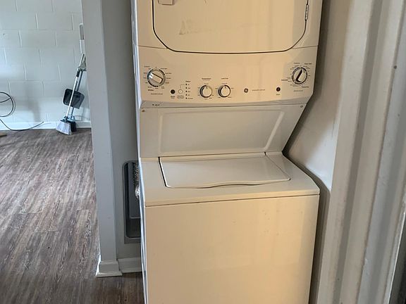 In-Unit Washer and dryer.