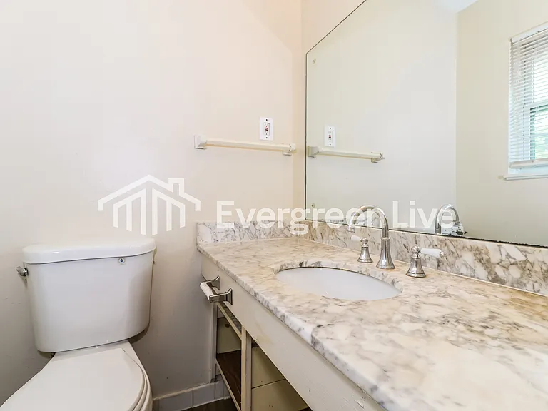 4302 Almo Ave — Photo 10