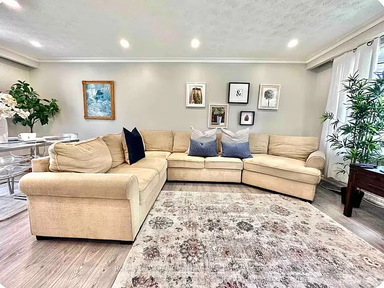 441 Seaton Dr — Photo 6