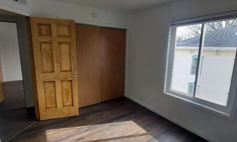 202 S Paw Paw St #10 — Photo 7