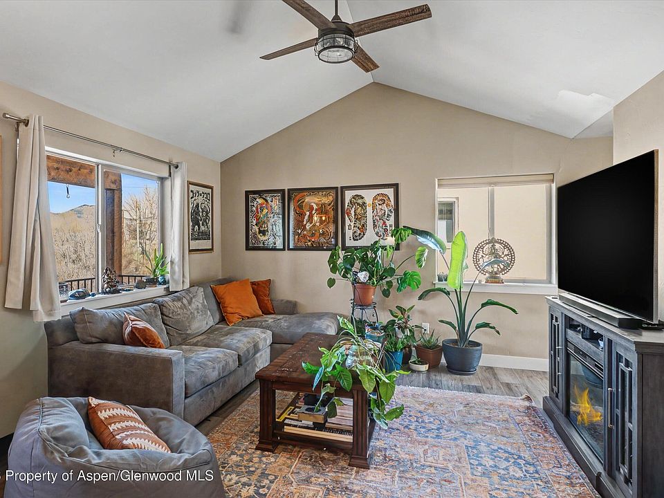 1st image of 157 Willow Cir