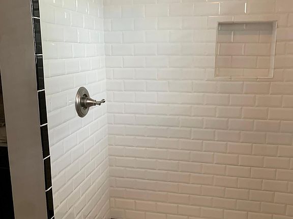 2nd image of 4225 Tchoupitoulas St