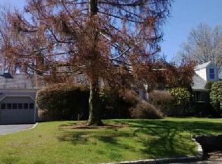 110 Brewster Rd, Massapequa, NY 11758