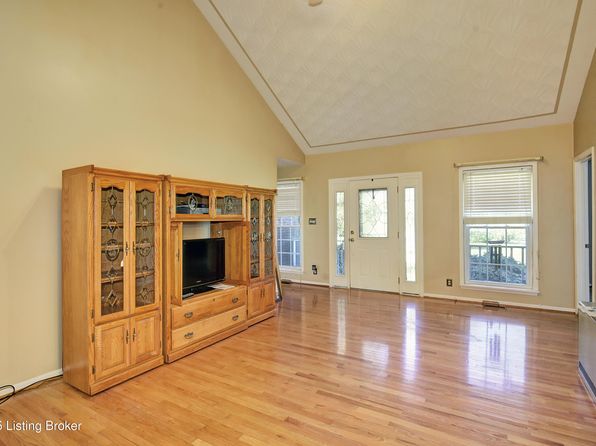 1014 Kelly Dr, Taylorsville, KY 40071