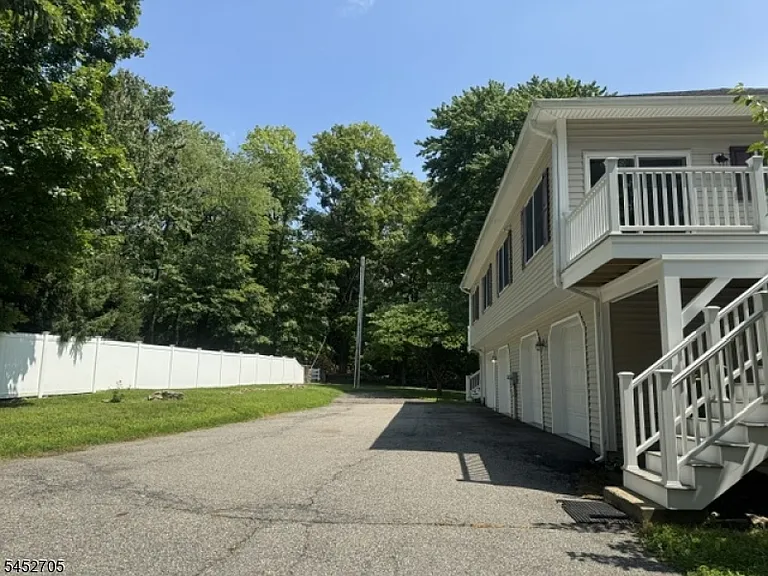 23 W Hanover Ave #23A — Photo 3