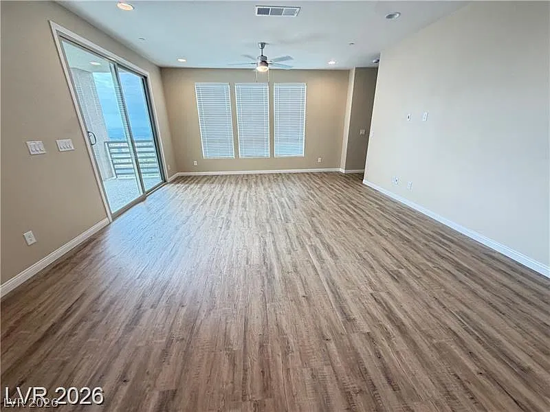 3 bed, 3.5 bath, 1992 sqft, $2,650 — Photo 4
