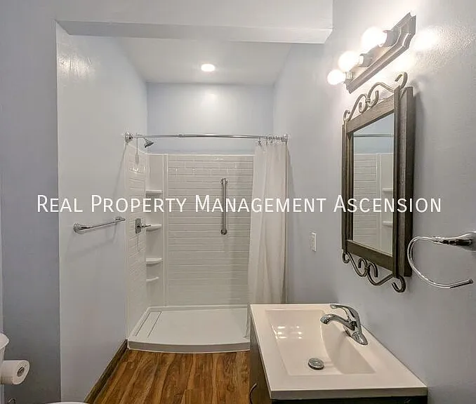 48 Douglas Dr — Photo 11