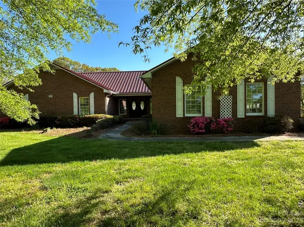 153 Overhead Bridge Rd, Mooresville, NC 28115