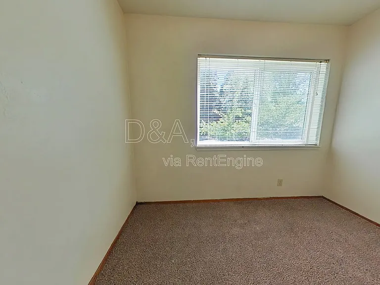 111 NW 11th St #103 — Photo 7