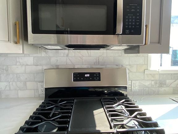 4th image of 2218 Torrance Blvd #D