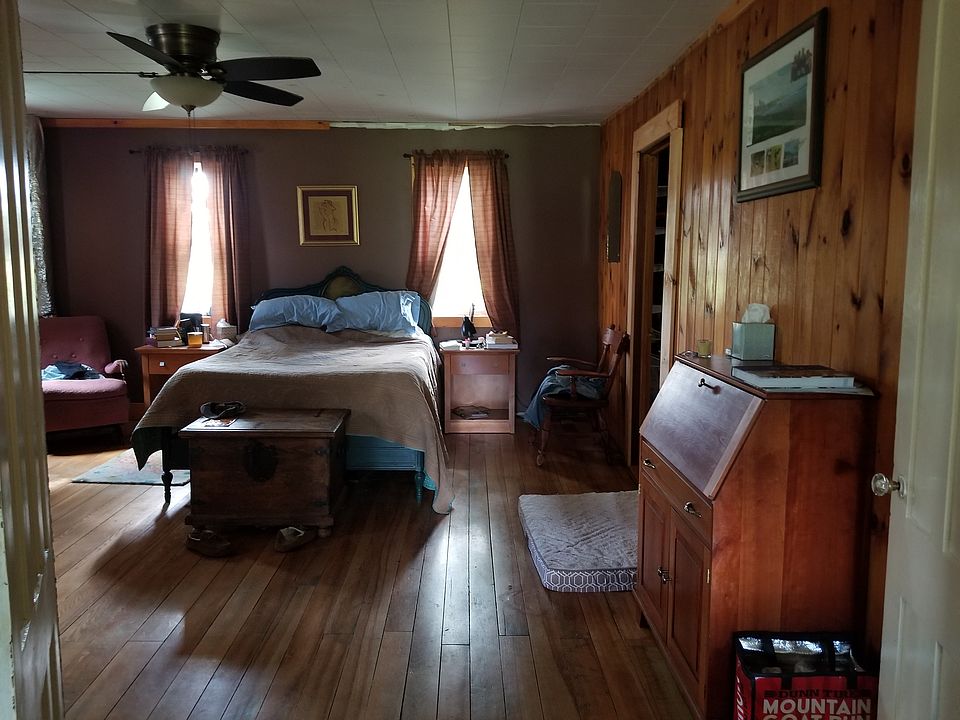 Master bedroom  is 17x15