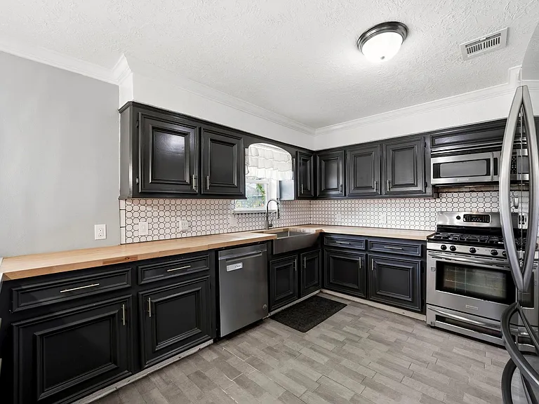 11102 Endicott Ln — Photo 15