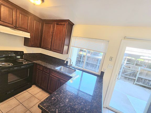 3rd image of 8820 Sawtelle Way APT D