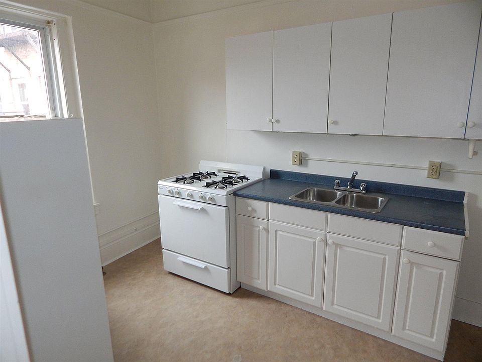 2nd image of 23 West St #201