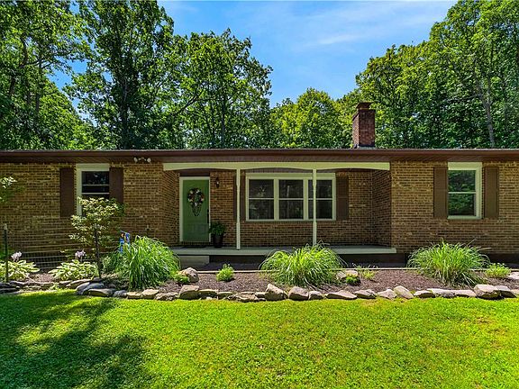 3rd image of 400 Ridge Cir