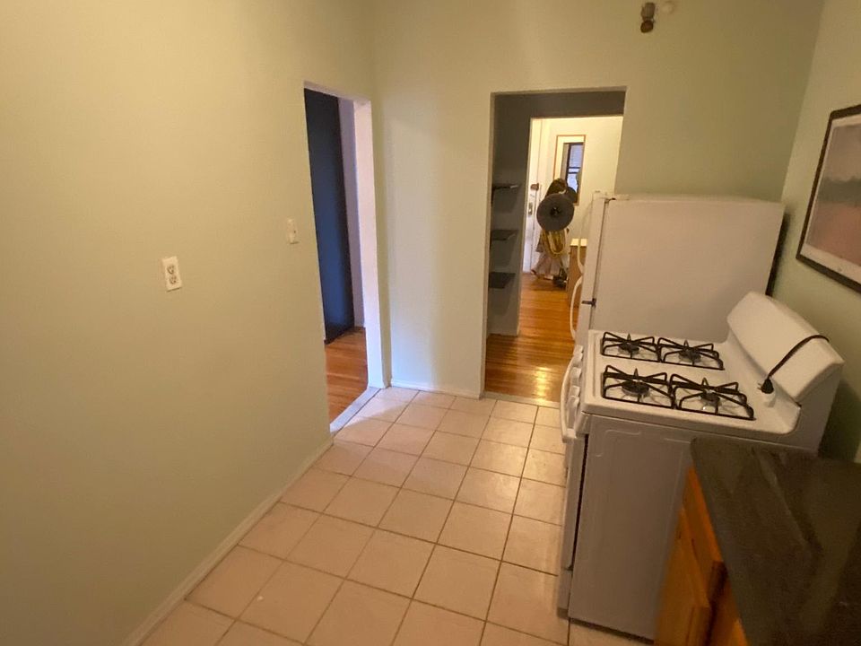 1st image of 273 Saint Marks Pl Floor 2