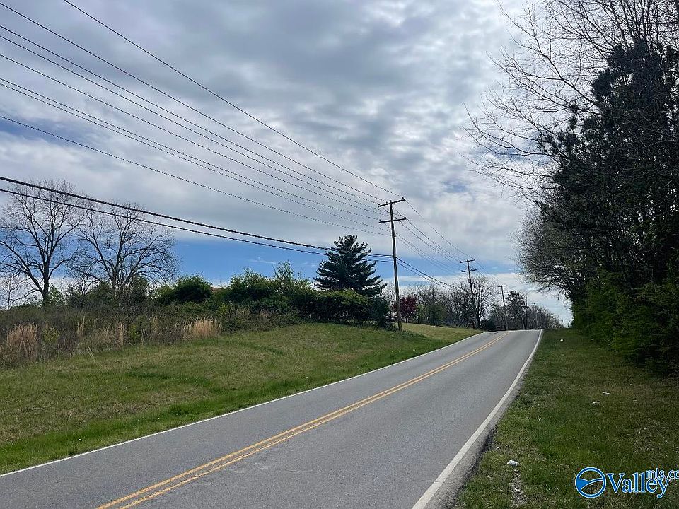 2nd image of 645 Mathis Mill Rd