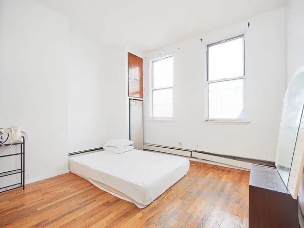 143 Maujer Street image 1 of 7