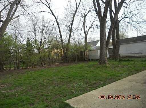 3rd image of 2251 Wilding Ave