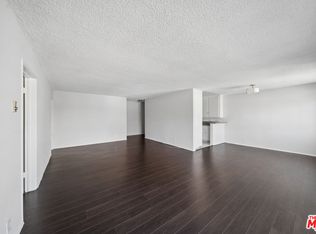 105 S Orlando Ave APT 201, West Hollywood, CA 90048