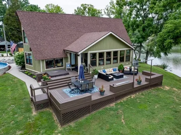 1005 Peninsula Ct, Maceo, KY 42355