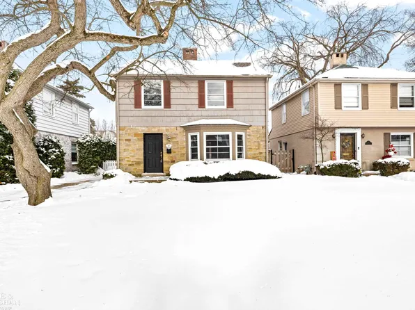 25 Village Ln, Grosse Pointe, MI 48230