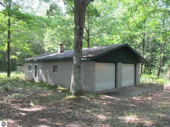 5700 E 48 1/2 Rd, Cadillac, MI 49601