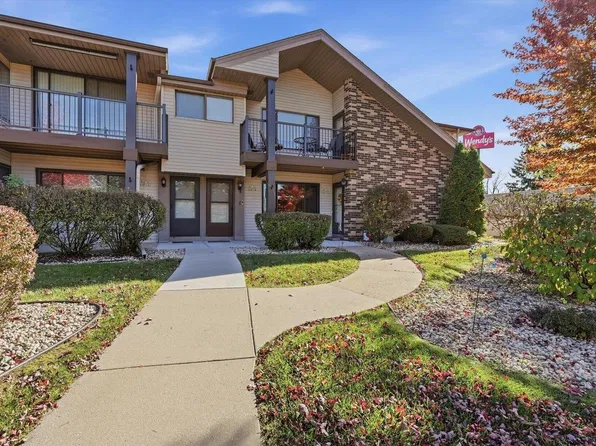 W176N9732 Riversbend CIRCLE, Germantown, WI 53022