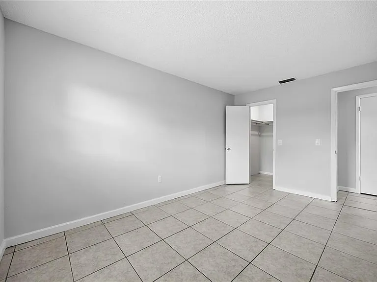 1118 Melody Ln — Photo 12