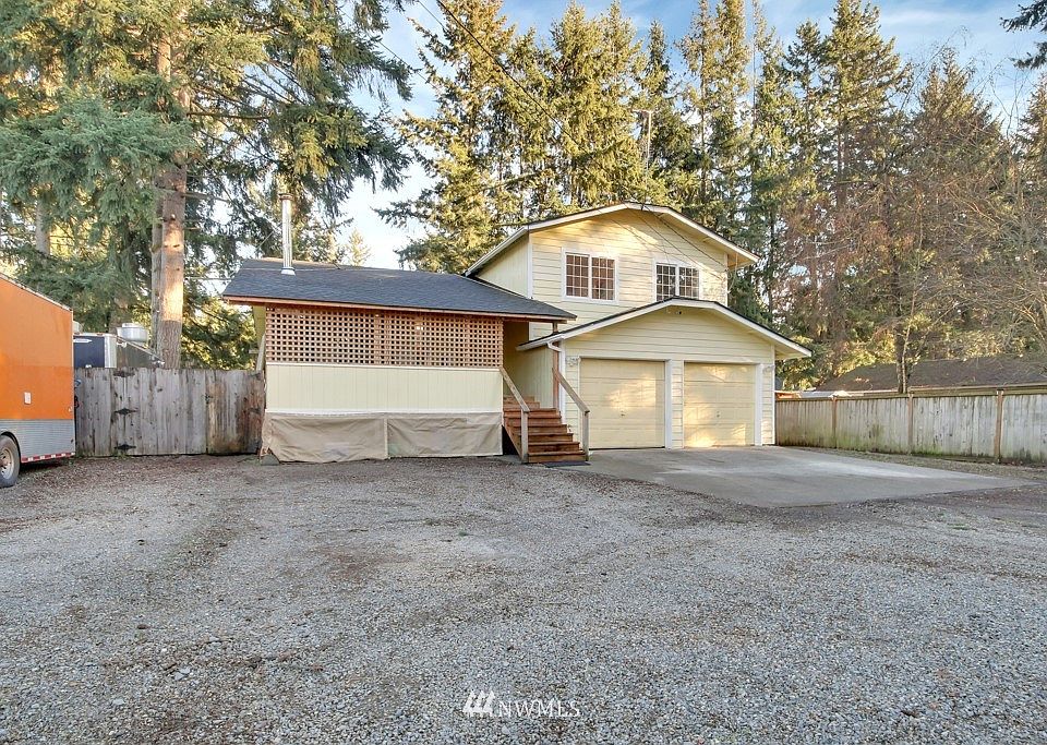 1st image of 10605 210th Ave E