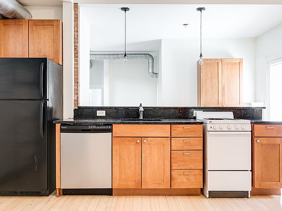 5th image of 1006 Park Ave APT 2